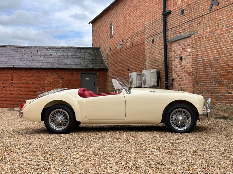 MG MGA