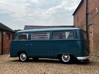 VOLKSWAGEN CAMPER