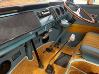 VOLKSWAGEN CAMPER
