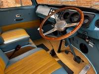 VOLKSWAGEN CAMPER