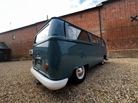 VOLKSWAGEN CAMPER