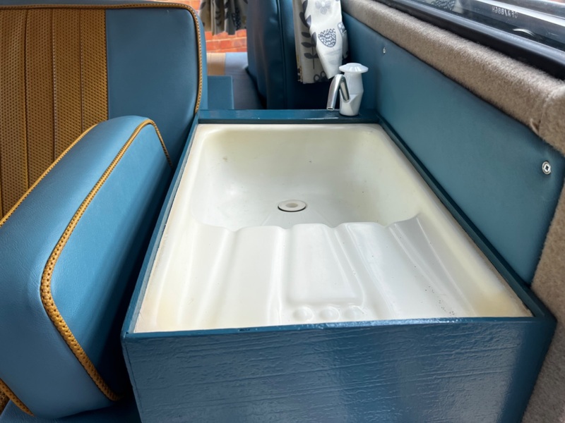 VOLKSWAGEN CAMPER