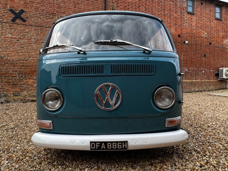 VOLKSWAGEN CAMPER