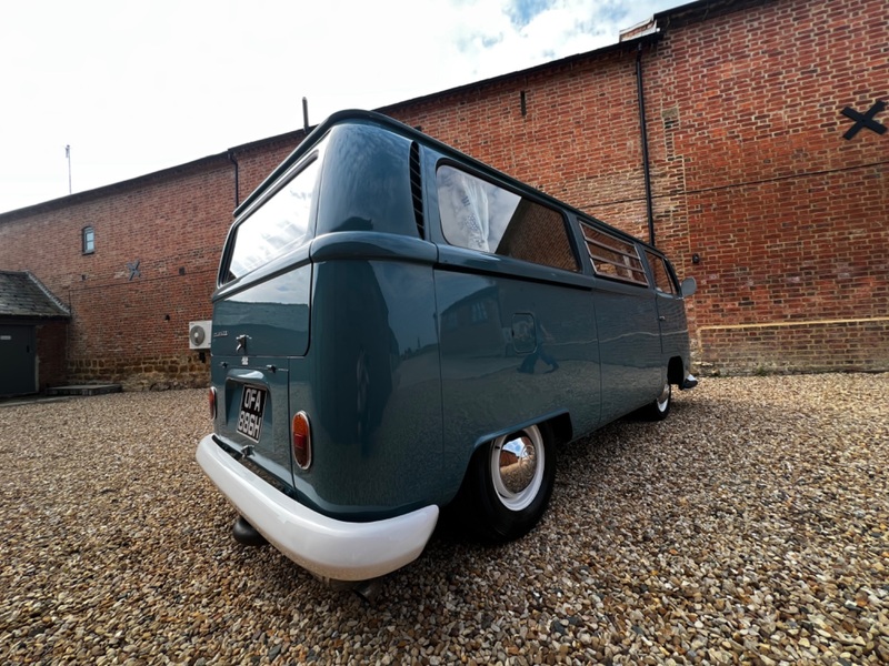 VOLKSWAGEN CAMPER