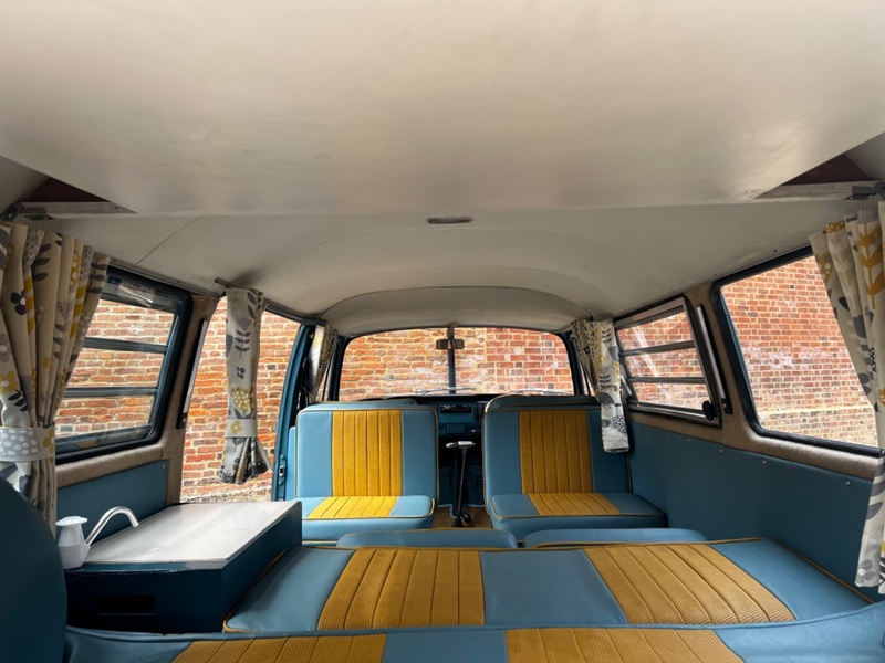 VOLKSWAGEN CAMPER