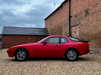 PORSCHE 944