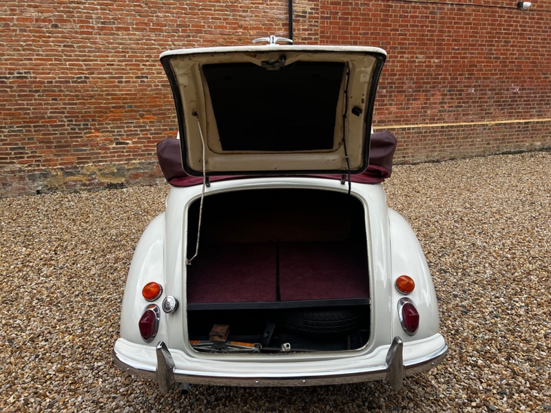 MORRIS MINOR