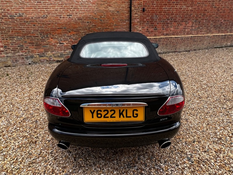 JAGUAR XKR